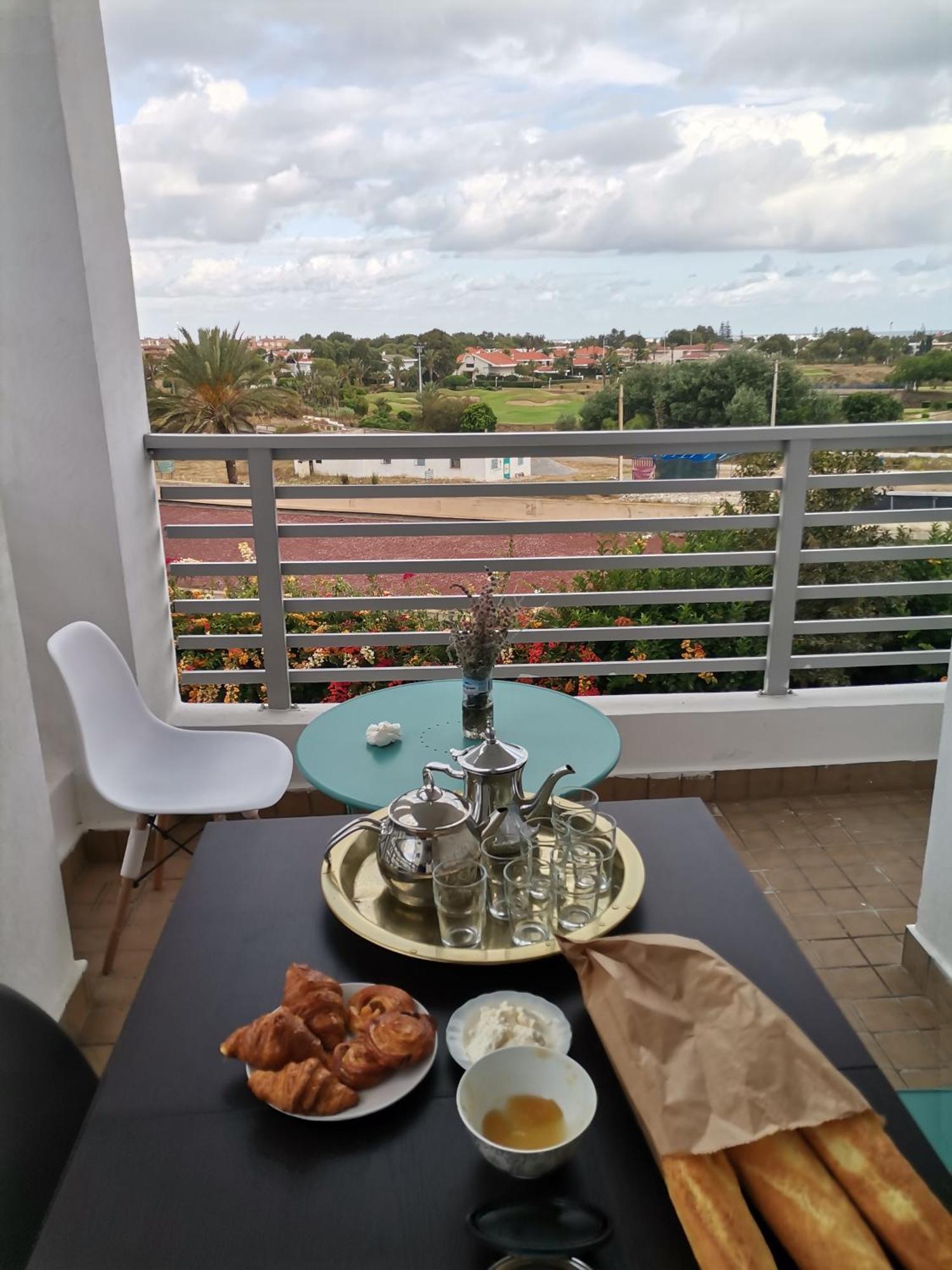 Grand Appartement Vue Golf A 2 Min De La Plage Bouznika Exterior foto